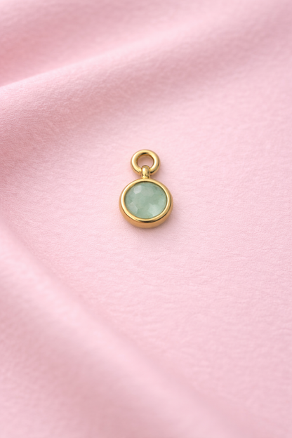 Anhänger Classic mint gold auf hellem Tuch