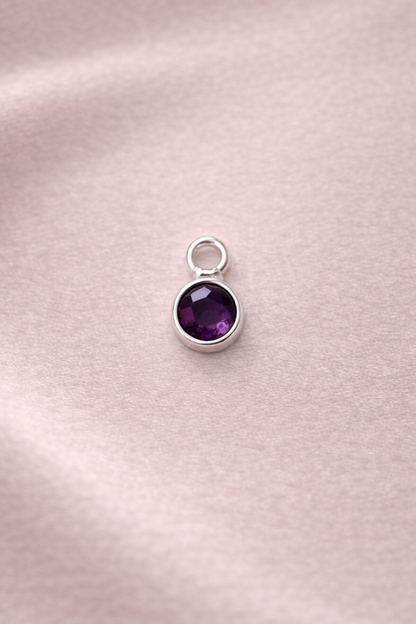 Anhänger Classic violett silber auf hellem Tuch