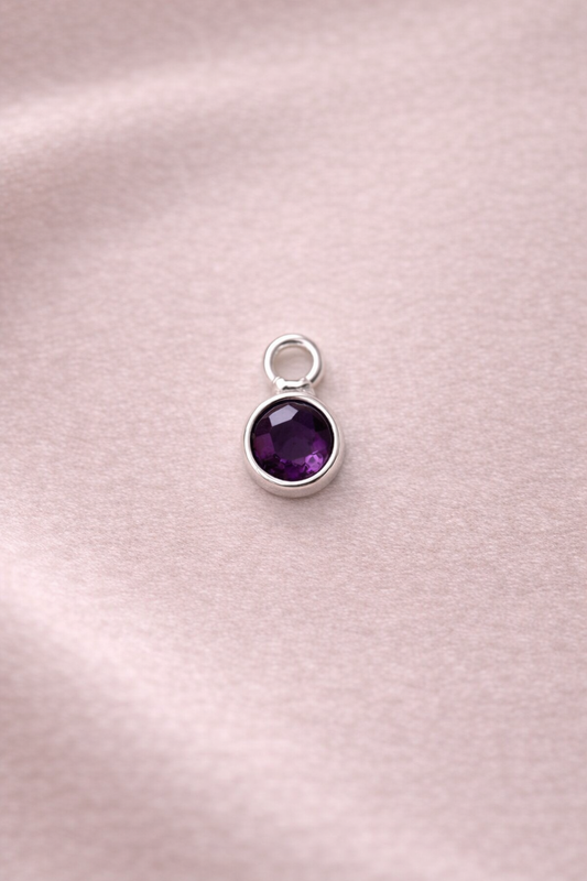 Anhänger Classic violett silber auf hellem Tuch