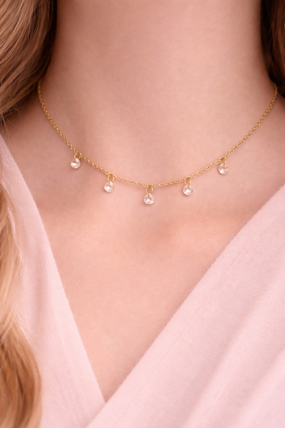 Halskette Twinkle gold mit fünf Dekoperlen