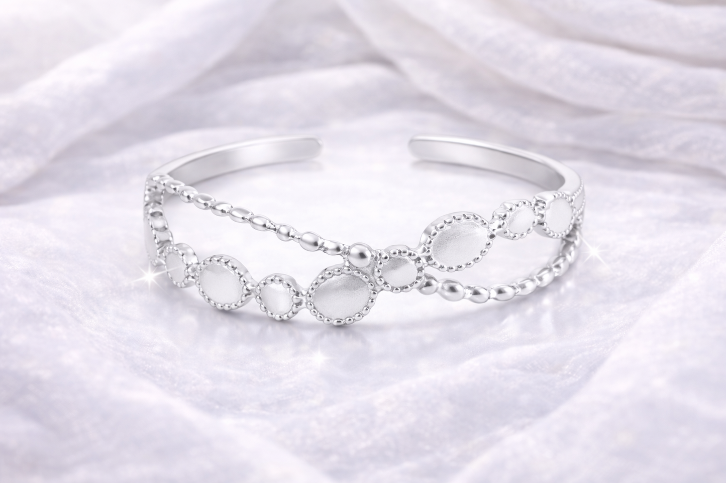 Ring Infinity silber auf Tuch