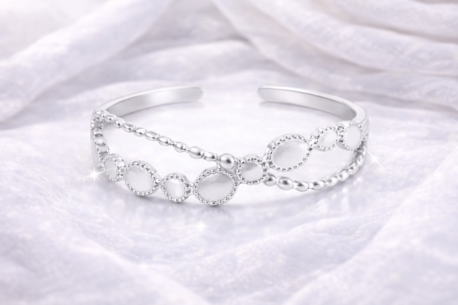 Ring Infinity silber auf Tuch